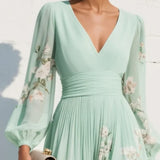Elga - Vestido maxi plissado em chiffon com padrão floral